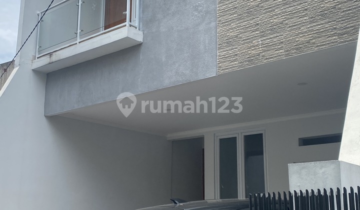 Js109 Rumah Dijual Bangunan Baru Di Tebet Model Split Level 