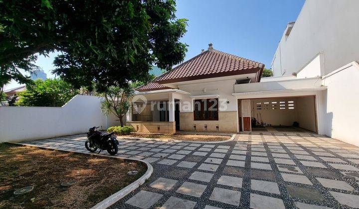 CB111 Rumah Di Menteng Di Sewa Dengan Carport Untuk 5 Mobil 1