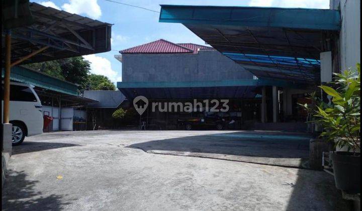 JS129 Rumah Di Tebet Dijual Dengan Carport 20 Mobil 2 Gate 2