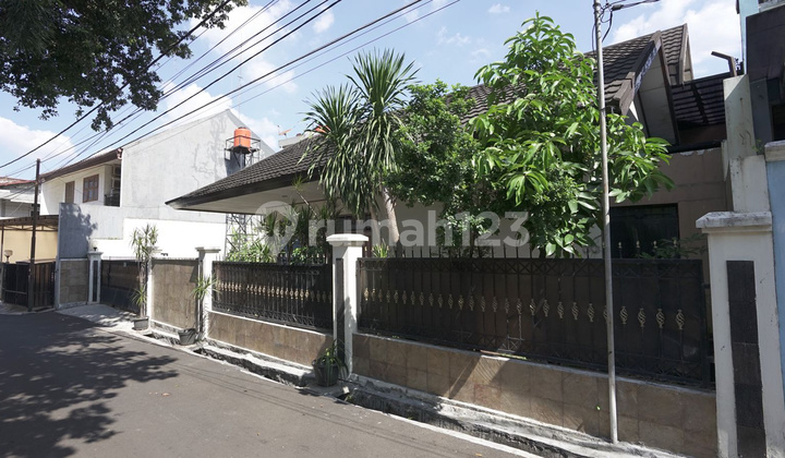 Js143 Rumah Bekas Studio Musik Banyak Kamar Daerah Tebet Dijual Js143 Rumah Bekas Studio Musik Banyak Kamar Daerah Tebet Dijual