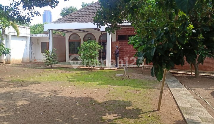 CB180 Menteng House with City Park View For Quick Sale CB180 Menteng House with City Park View For Quick Sale