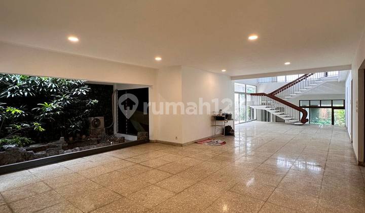 Quick Sale Pondok Indah House With Spacious Backyard Quick Sale Pondok Indah House With Spacious Backyard