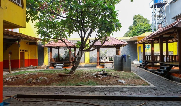 Dp864 Eks Resto Kondisi Bagus Pinggir Jalan Depok Dijual Cepat