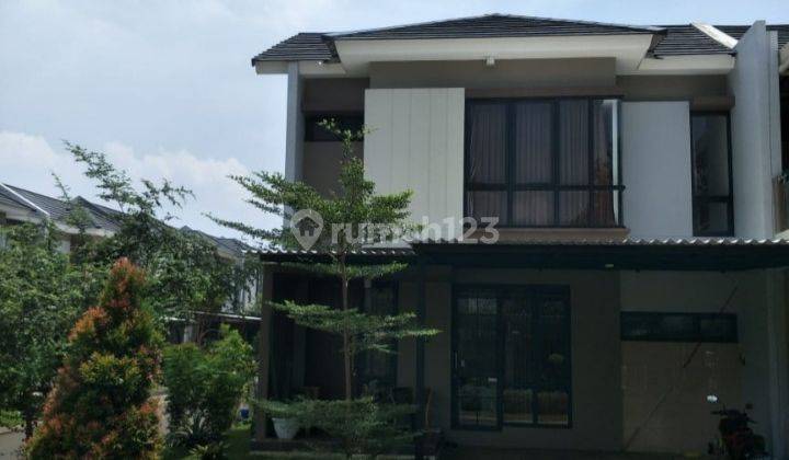 Rumah siap huni posisi hoek depan taman rumah masih di huni  1