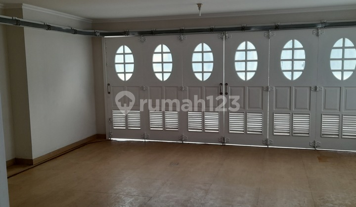 Rumah mewah ada kolam renang halaman belakang luas bisa buat bikin rumah lagi 4