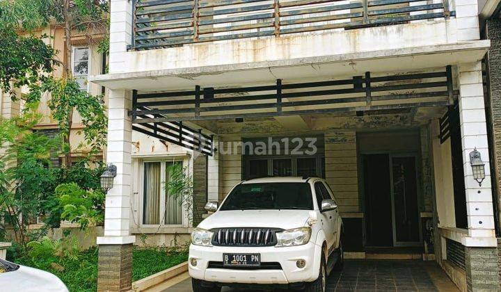 Di cepat rumah dua lantai butuh renovasi harga murah  1