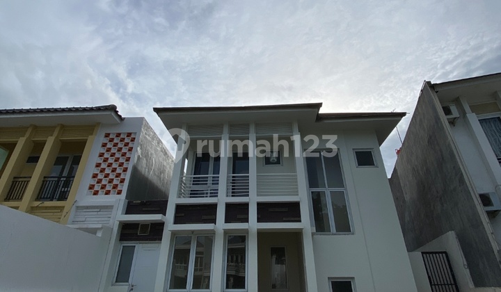 Rumah Boulevard Kota Wisata di Jual dan di Sewa Siap Huni