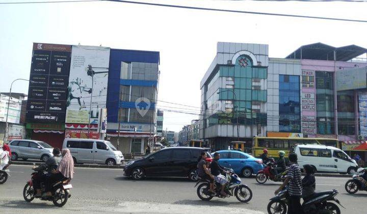 Ruko 3 Lantai di Ciputat Mega Mall, Tangerang Selatan. Di pertokoan pinggir jalan besar  2