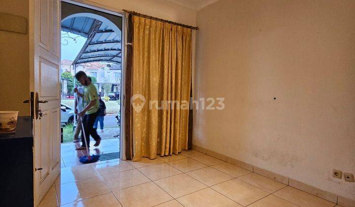 Rumah 2 lantai, bagus, rapi dan nyaman di Delatinos, BSD. 5 menit ke stasiun KRL dan pintu tol 2