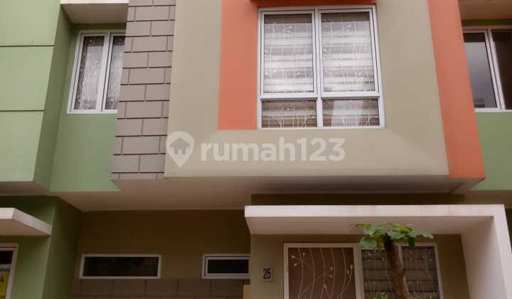 For rent: 2-story house, nice and tidy, with 2 bedrooms + 1 in Arcadia Village, Gading Serpong.