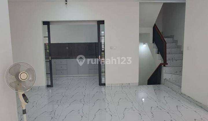 Jual Cepat Rumah Double Decker, 3 Lantai, Baru Dan Rapi di Lavon 2, Cikupa 2