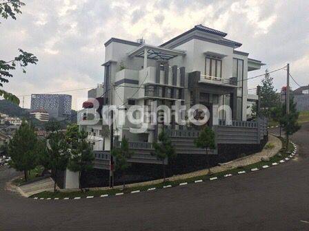 Rumah 4 level Setiabudi Terrace Cipaku Indah 1