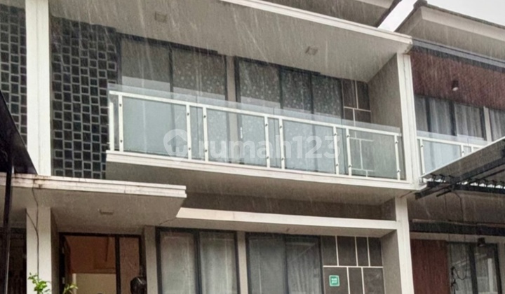 For quick sale, a nice 2-story house in Golden Park 2.