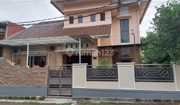 Turun Harga Dijual Cepat Rumah Besar Lokasinya Strategis di Mutiara Sentul 1