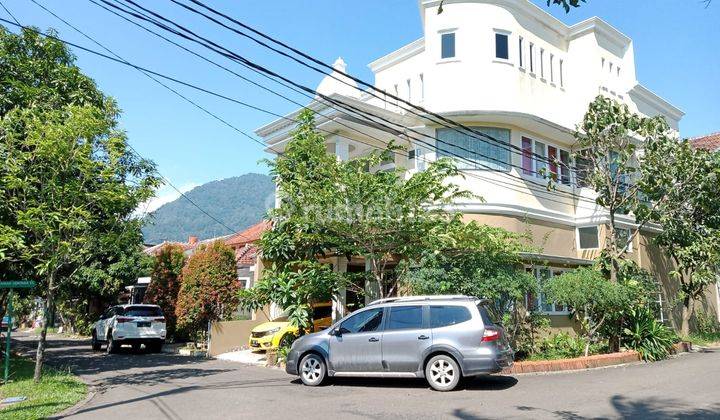 Dijual Cepat Rumah Bagus 3 Lantai Berhadiah Mobil di Sentul City Bogor 1