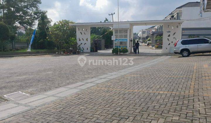 Dijual cepat murah rumah bagus di Raffles Residen  2