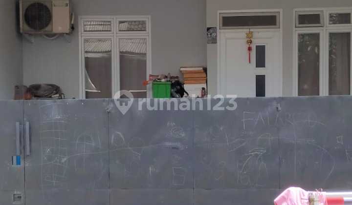 Dijual cepat rumah 2 lantai di Perum Puri Nirwana Cibinong