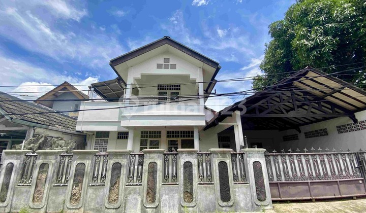 Dijual Cepat Rumah Besar 4 Kamar Tidur di Pamulang Estate