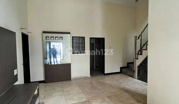 Dijual Cepat Rumah Bagus 2 Lantai Siap Huni  2