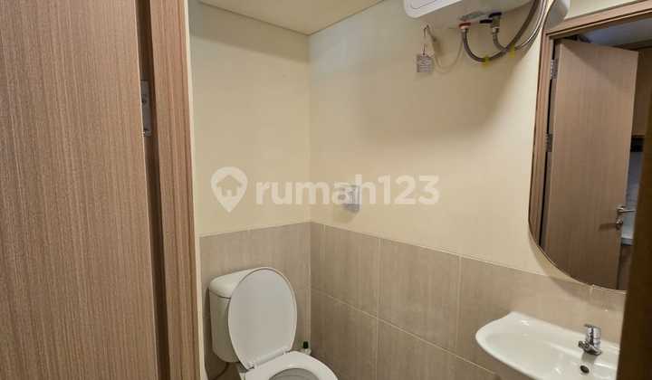 For Sale Fast 2 Bedroom Fully Furnished Apartment in Meikarta District 2