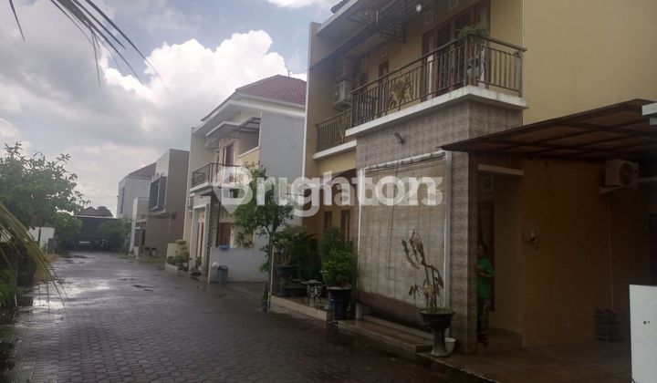 RUMAH 2 LANTAI DIDALAM PERUMAHAN D'TJOLOMADOE FULL FURNISHED 2