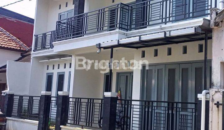 RUMAH CANTIK 3 LANTAI DI LINGKUNGAN PERUMAHAN 1