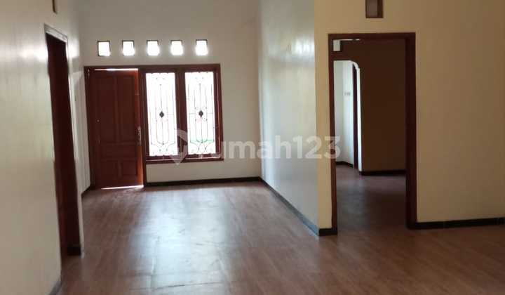 Ready-to-Live House Inside the Housing Complex Near Adhiwanhsa