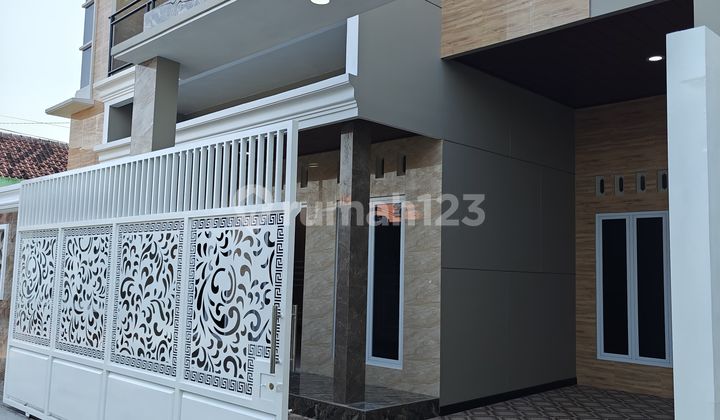 Rumah Mewah 2 Lantai Siap Huni Dekat Kampus Atmi 2