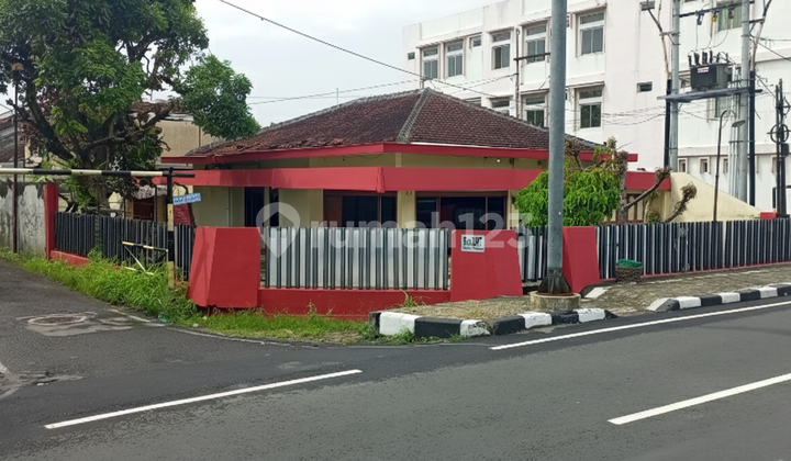 Ready-to-Occupy House with Main Road Access Near Jih Hospital