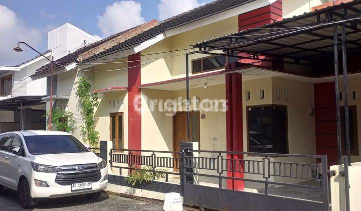 RUMAH SIAP HUNI DI DALAM PERUMAHAN DI JALAN ADI SOEMARMO DEKAT AREA PUSAT BISNIS KARTASURA 2