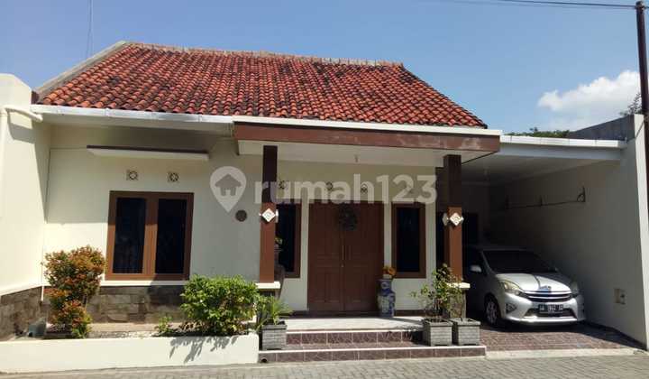 Rumah Asri Di Dalam Perumahan Siap Huni 