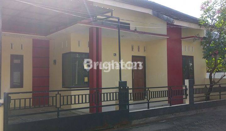 RUMAH SIAP HUNI DI DALAM PERUMAHAN DI JALAN ADI SOEMARMO DEKAT D'TJOLOMADOE 2