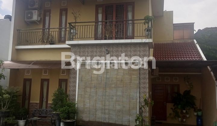 RUMAH 2 LANTAI DIDALAM PERUMAHAN D'TJOLOMADOE FULL FURNISHED
