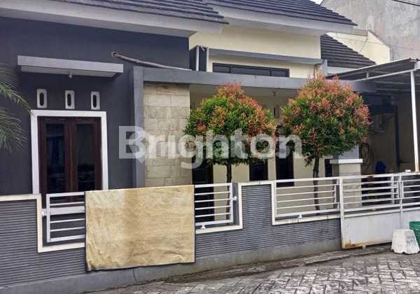 Nice House Inside the Colomadu Housing Estate