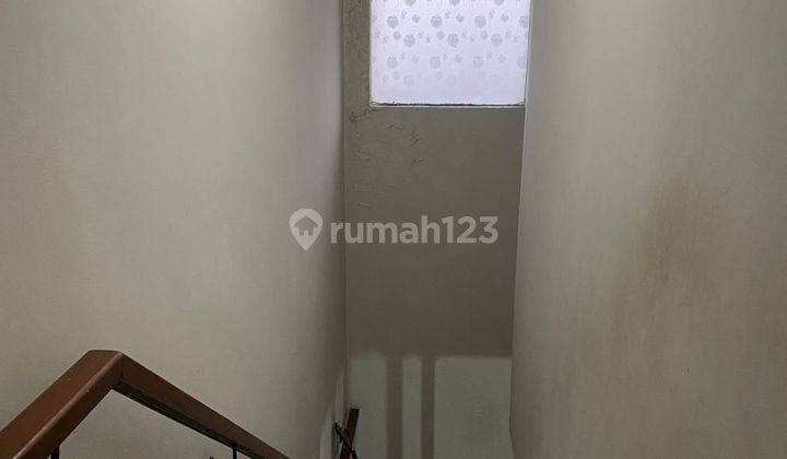 Rumah 2 Lantai Bagus SHM di Modernland, Tangerang 2