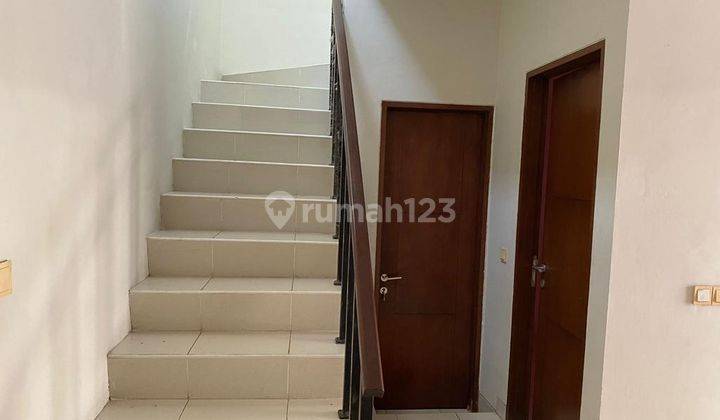 Rumah 2 Lantai Bagus SHM di Premier Village , Tangerang 2