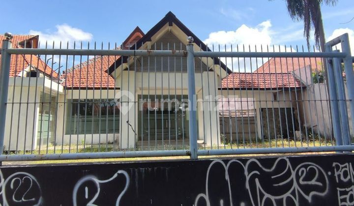 Dijual Rumah tengah kota, cocok untuk kantor! Harga free nego! 1