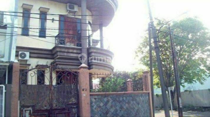 Jual Cepat dan Murah! Rumah 3 Lantai di Prapen, harga free nego 1