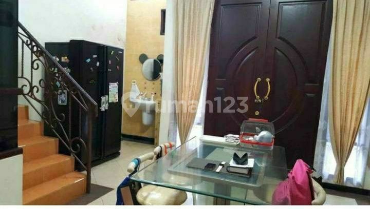 Jual Cepat dan Murah! Rumah 3 Lantai di Prapen, harga free nego 3