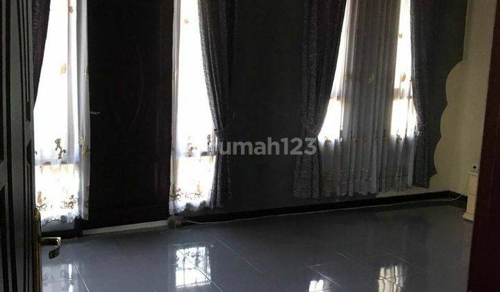 Jual Cepat dan Murah! Rumah 3 Lantai di Prapen, harga free nego 9