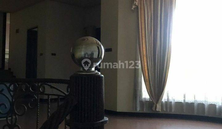 Jual Cepat dan Murah! Rumah 3 Lantai di Prapen, harga free nego 10