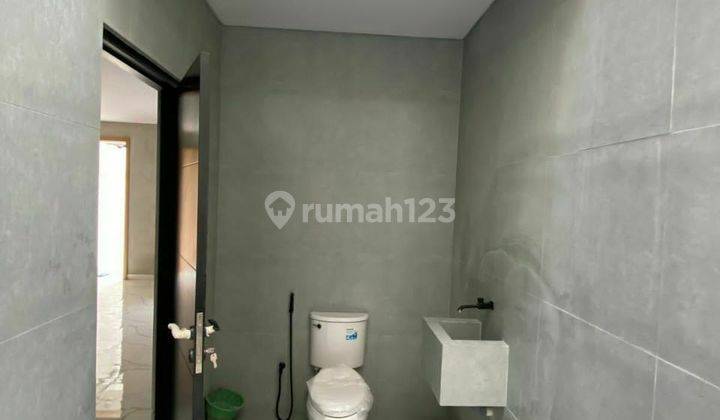 Jual Rumah Scandinavian 2 Lantai di Kutisari Indah! harga nego 2