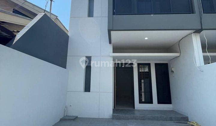 Jual Rumah Baru Gress di Mulyosari dekat Pakuwon City 1