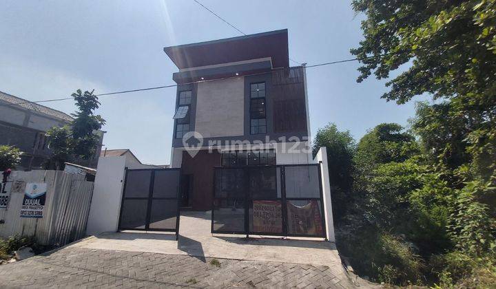 Jual Rumah 2 Lantai di Sutorejo Mulyosari Surabaya! 1