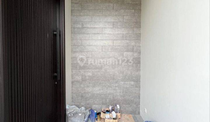 Jual Rumah 2 Lantai Baru Gress di Manyar! Harga nego 2