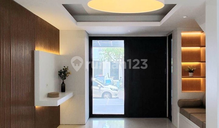 For Sale New Fully Furnished House Dian Istana Surabaya 2