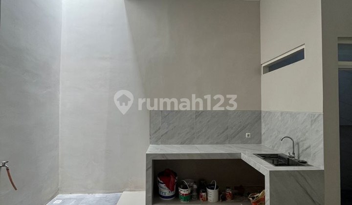 Ready-to-Occupy House in Kutisari Surabaya Near Petra University 2