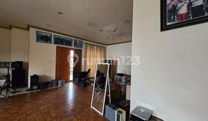 Dharmahusada Indah Surabaya House near Galaxy Mall