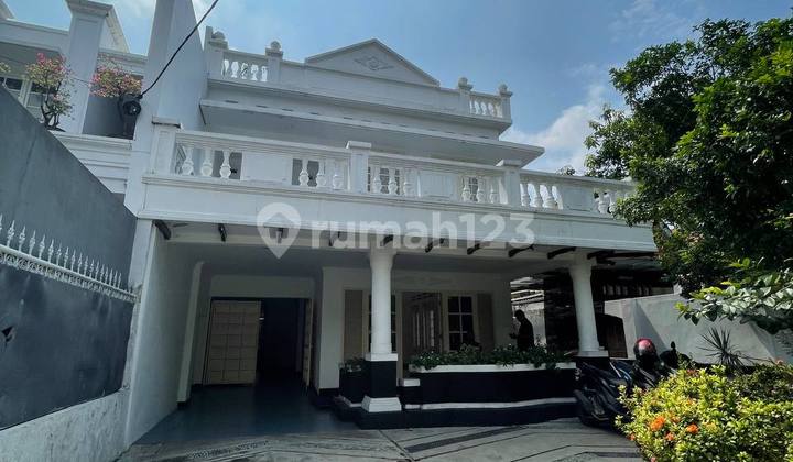 Disewakan Rumah Raya Darmo Pusat Kota Surabaya  2