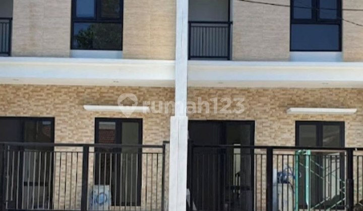 Rumah Nirwana Eksekutif Surabaya Dekat Mere Superindo